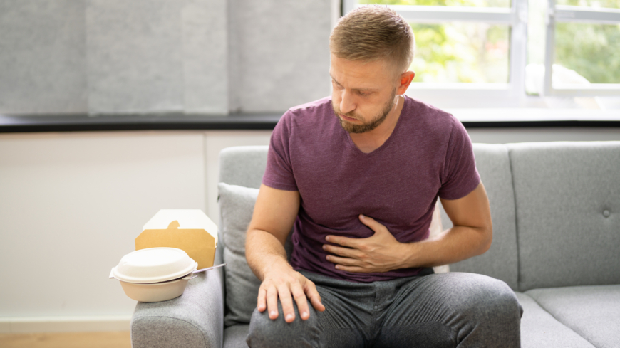 När ventilen mellan matstrupe och magsäck, den övre magmunnen, inte sluter tätt kan du drabbas av halsbränna. Foto: Shutterstock